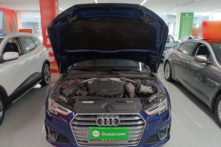 Used Audi A4L 2019 40 TFSI Fashion Edition China VI Emission Standard Engine Bay