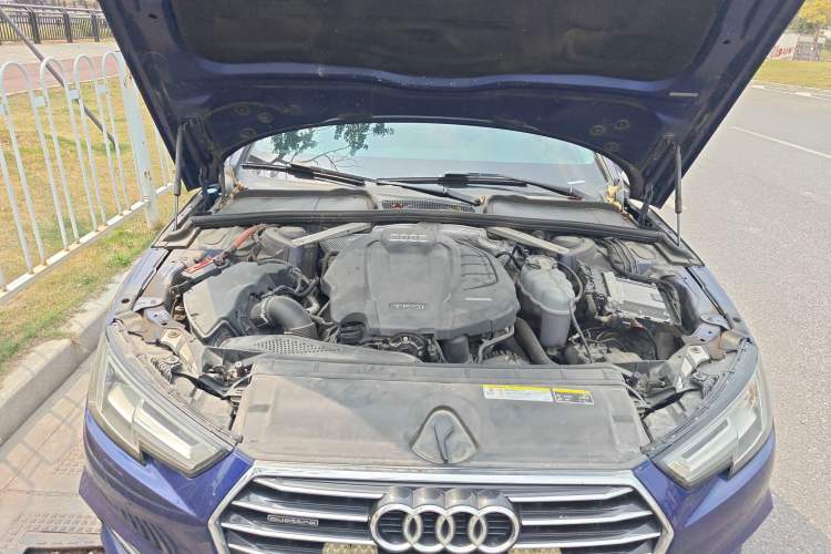 Used Audi A4L 2019 40 TFSI Ambition China VI Engine Bay