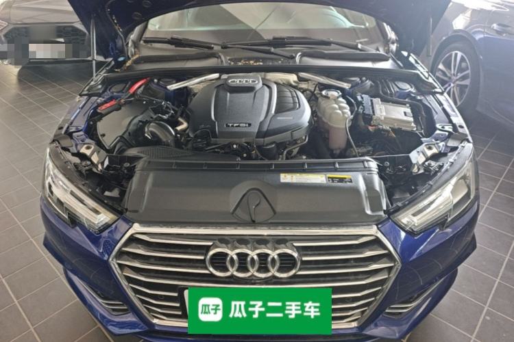 Used Audi A4L 2019 40 TFSI Ambition China VI Engine Bay
