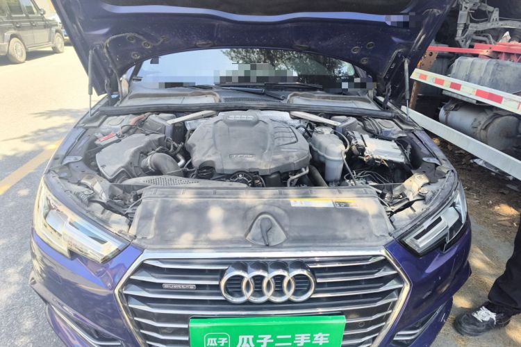 Used Audi A4L 2019 40 TFSI Ambition China VI Engine Bay