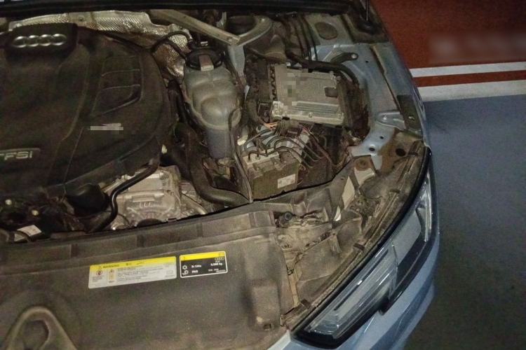 Used Audi A4L 2019 40 TFSI Fashion Version China V Engine Bay Left