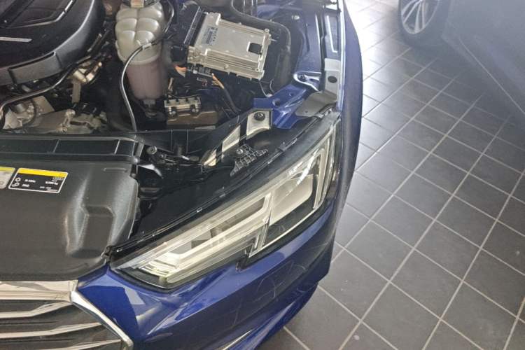 Used Audi A4L 2019 40 TFSI Ambition China VI Engine Bay Left