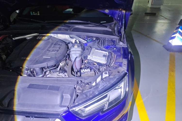 Used Audi A4L 2019 40 TFSI Ambition China VI Engine Bay Left