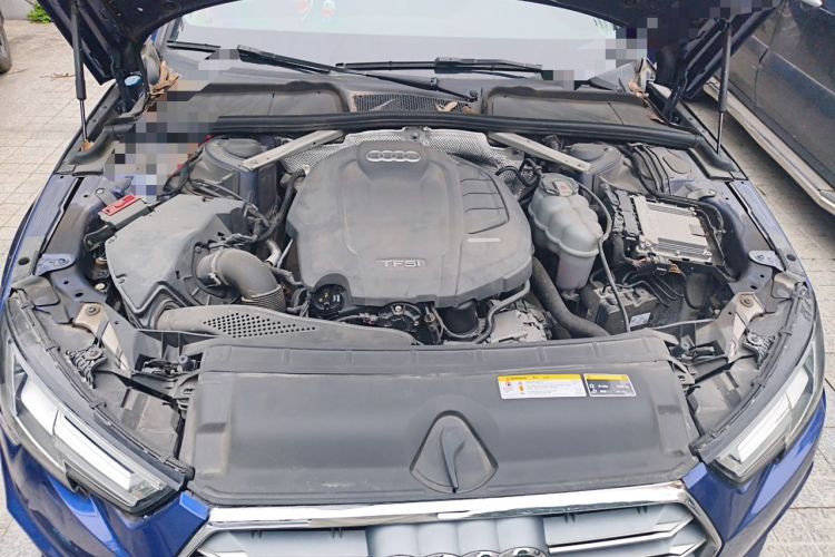 Used Audi A4L 2019 40 TFSI Fashion Edition China VI Emission Standard Engine Bay