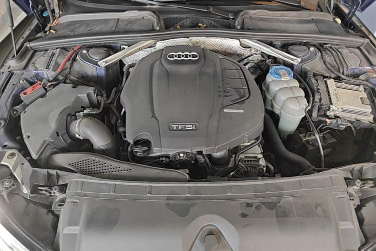 Used Audi A4L 2019 40 TFSI Fashion Version China V Engine Bay