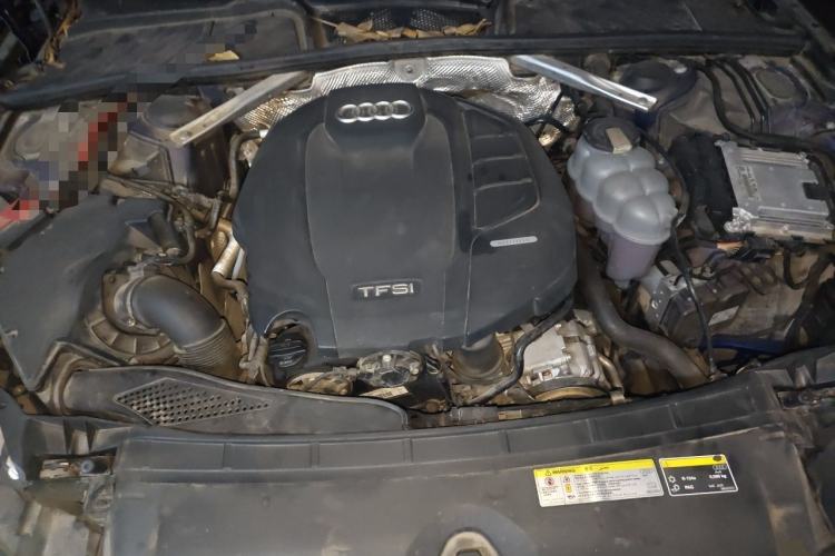 Used Audi A4L 2019 40 TFSI Ambition China VI Engine Bay