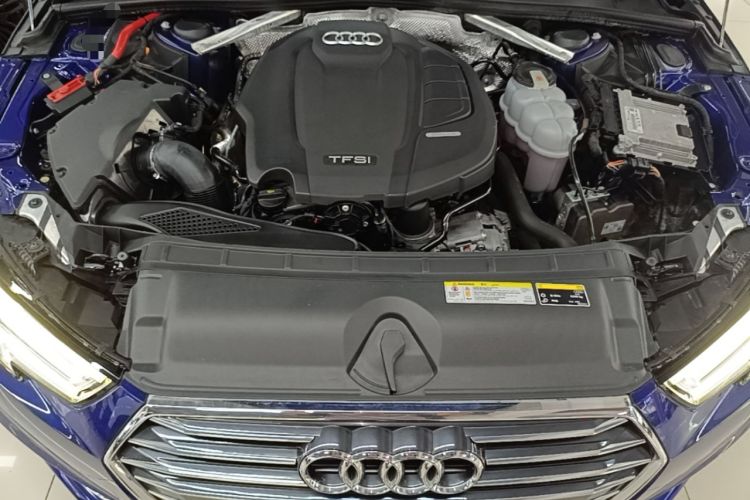 Used Audi A4L 2019 40 TFSI Ambition China VI Engine Bay