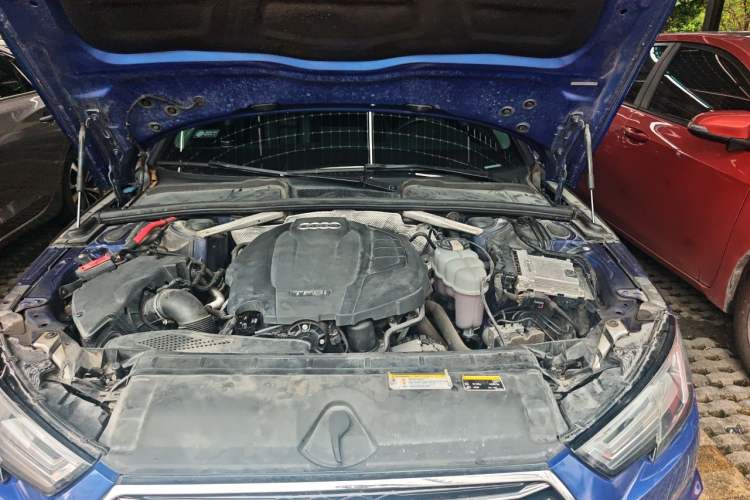 Used Audi A4L 2019 40 TFSI Ambition China VI Engine Bay