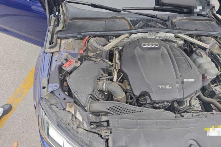 Used Audi A4L 2019 40 TFSI Fashion Edition China VI Emission Standard Engine Bay Right