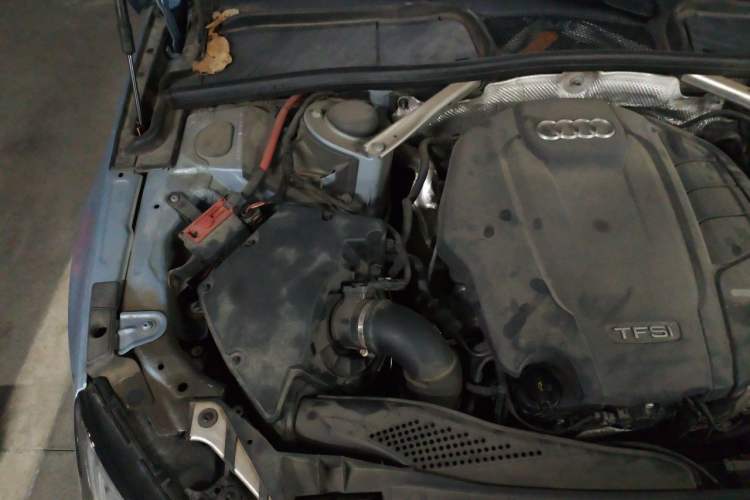 Used Audi A4L 2019 40 TFSI Ambition Version China V Engine Bay Right