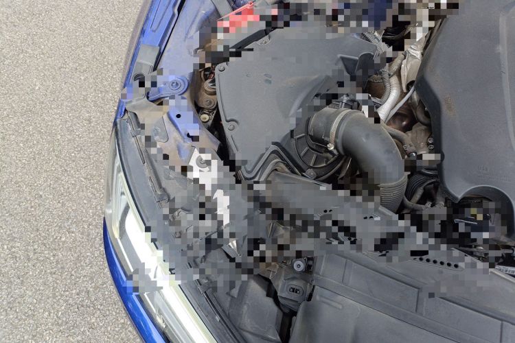 Used Audi A4L 2019 40 TFSI Ambition China VI Engine Bay Right