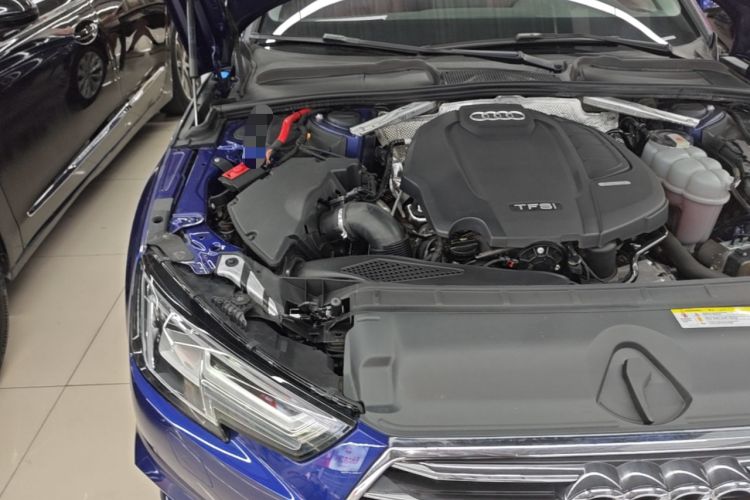 Used Audi A4L 2019 40 TFSI Ambition China VI Engine Bay Right