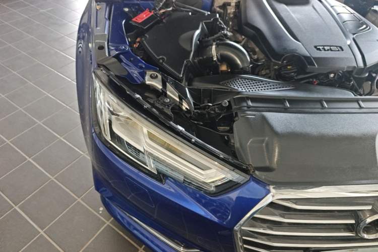 Used Audi A4L 2019 40 TFSI Ambition China VI Engine Bay Right