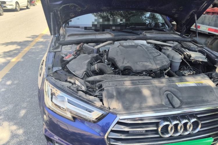 Used Audi A4L 2019 40 TFSI Ambition China VI Engine Bay Right
