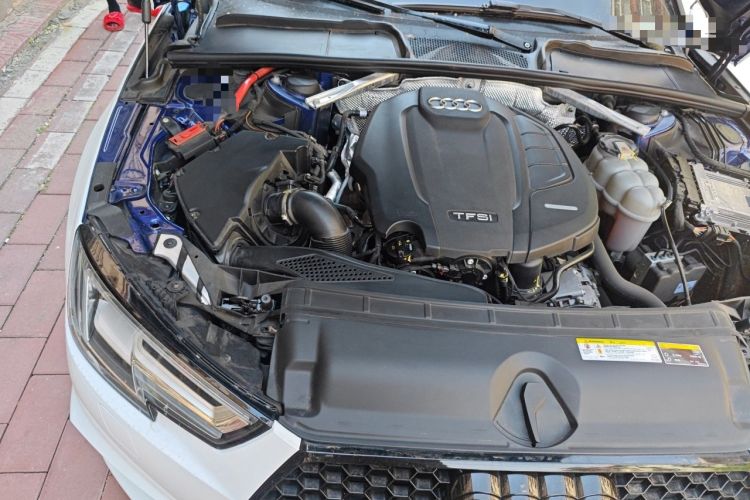 Used Audi A4L 2019 40 TFSI Ambition China VI Engine Bay Right