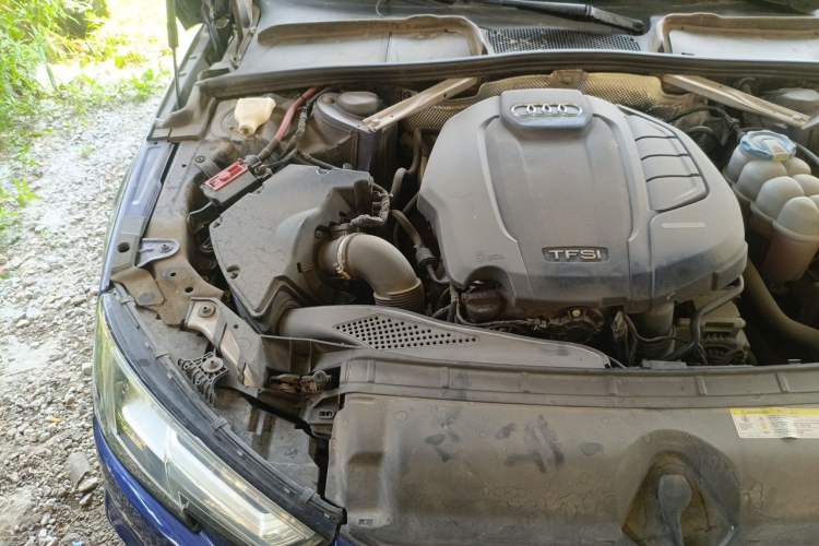 Used Audi A4L 2019 40 TFSI Fashion Version China V Engine Bay Right