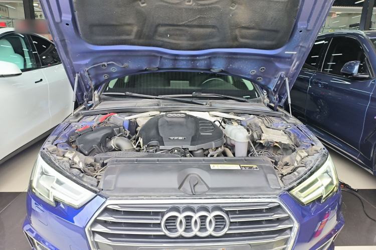 Used Audi A4L 2019 40 TFSI Ambition China VI Engine Bay