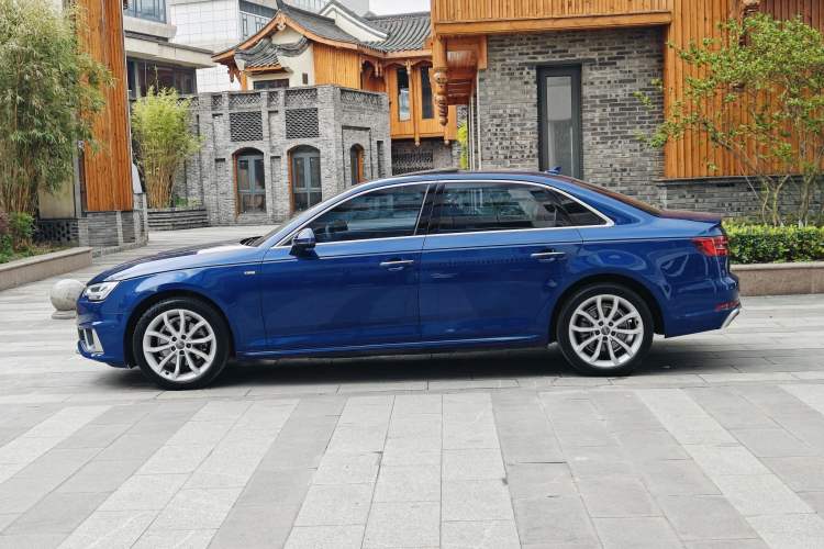 Used Audi A4L 2019 40 TFSI Fashion Edition China VI Emission Standard Exterior 2