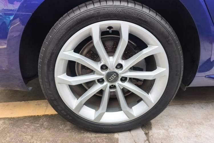 Used Audi A4L 2019 40 TFSI Fashion Edition China VI Emission Standard Exterior 5