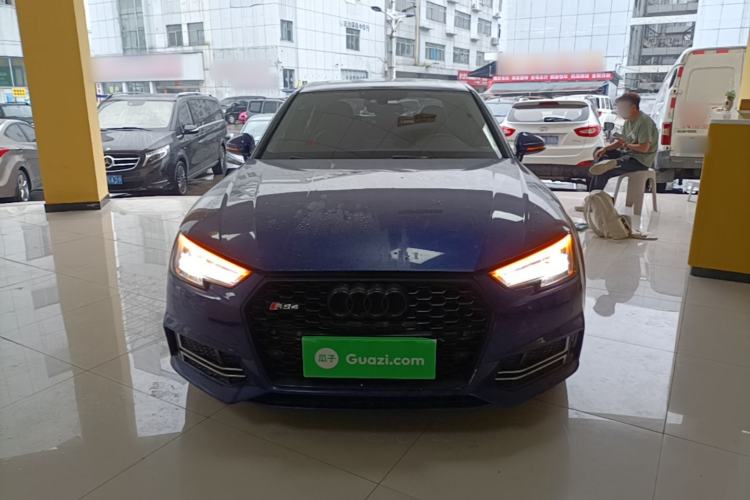 Used Audi A4L 2019 40 TFSI Ambition China VI Front