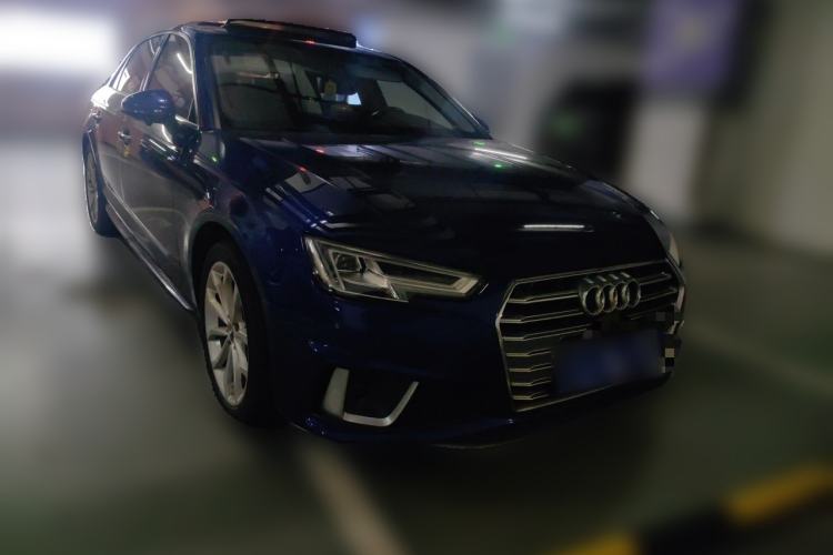 Used Audi A4L 2019 40 TFSI Fashion Edition China VI Emission Standard Front Right 45 Deg