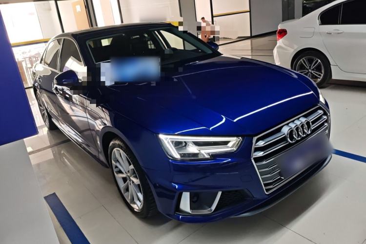 Used Audi A4L 2019 40 TFSI Fashion Edition China VI Emission Standard Front Right 45 Deg