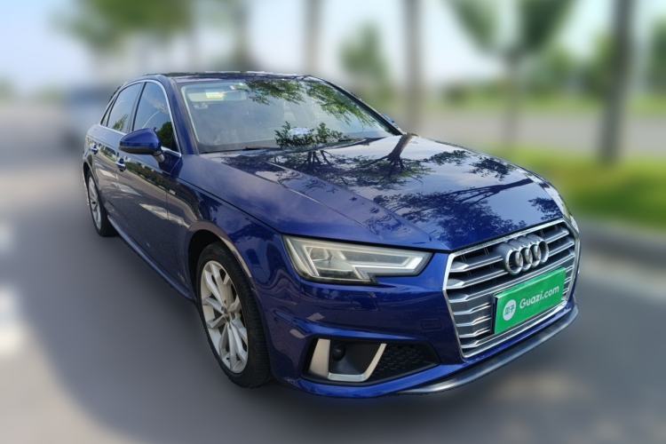 Used Audi A4L 2019 40 TFSI Fashion Edition China VI Emission Standard Front Right 45 Deg