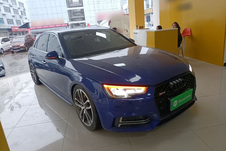 Used Audi A4L 2019 40 TFSI Ambition China VI Front Right 45 Deg