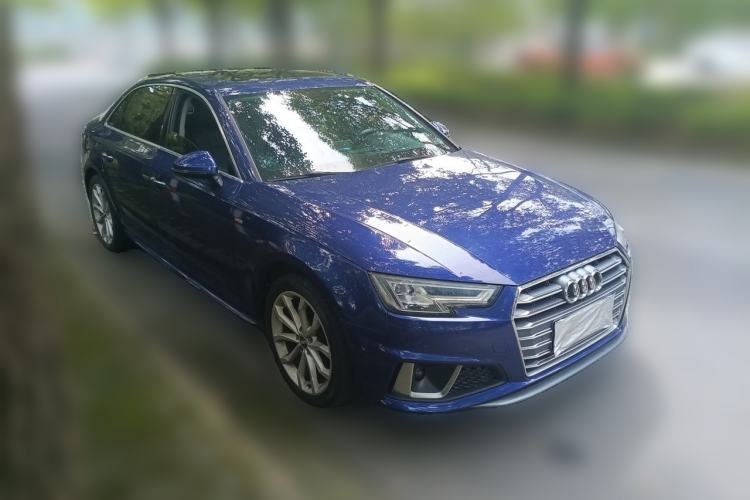 Used Audi A4L 2019 40 TFSI Fashion Edition China VI Emission Standard Front Right 45 Deg