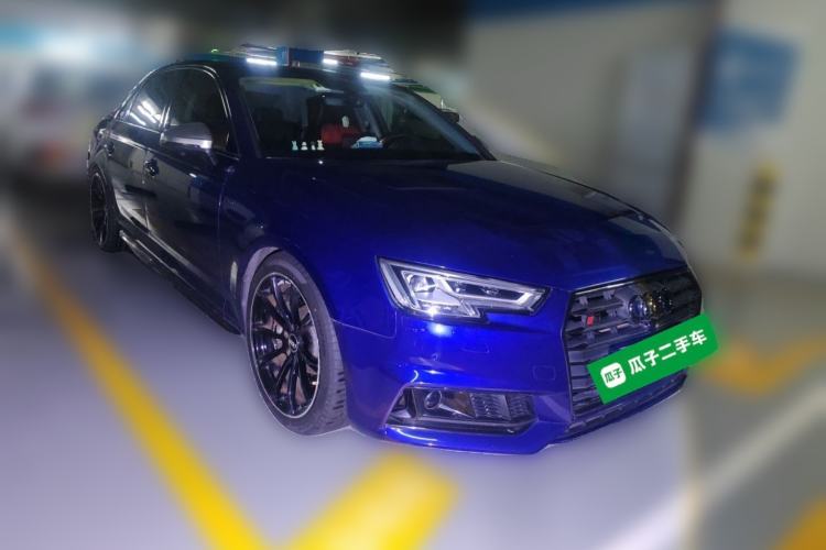 Used Audi A4L 2019 40 TFSI Ambition China VI Front Right 45 Deg