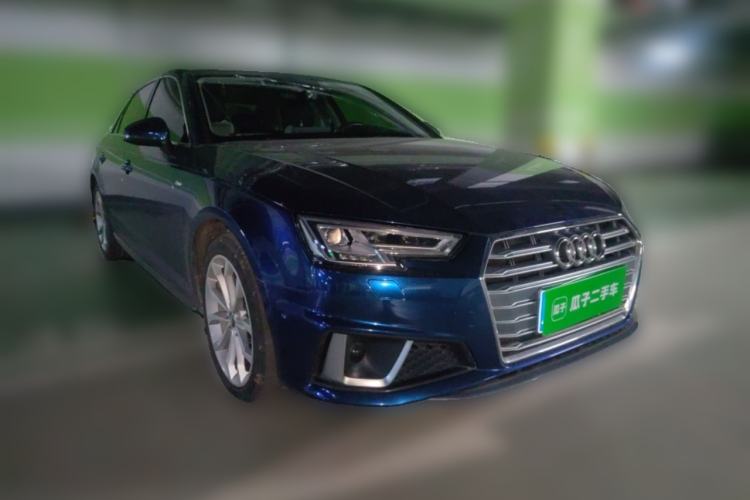 Used Audi A4L 2019 40 TFSI Fashion Edition China VI Emission Standard Front Right 45 Deg