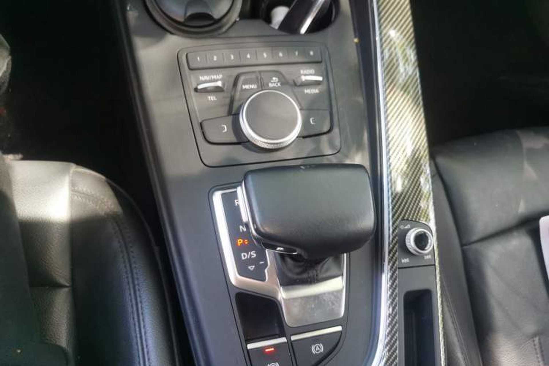 Used Audi A4L 2019 40 TFSI Ambition China VI Gear Lever