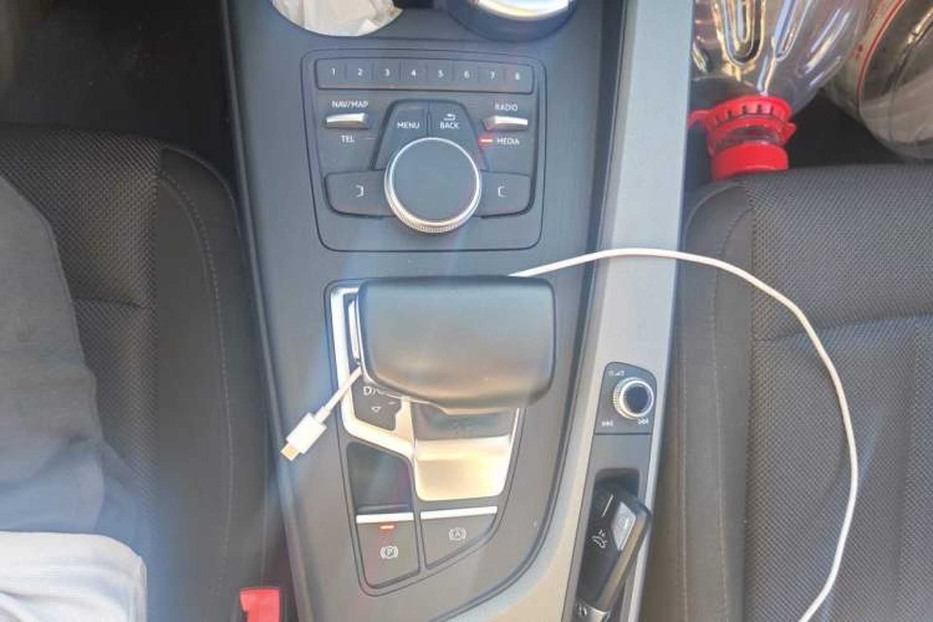 Used Audi A4L 2019 40 TFSI Ambition China VI Gear Lever