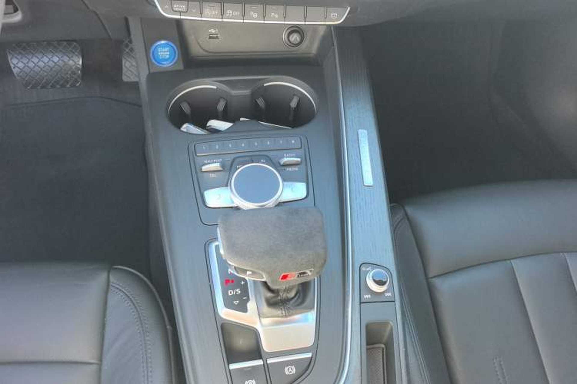 Used Audi A4L 2019 40 TFSI Fashion Version China V Gear Lever