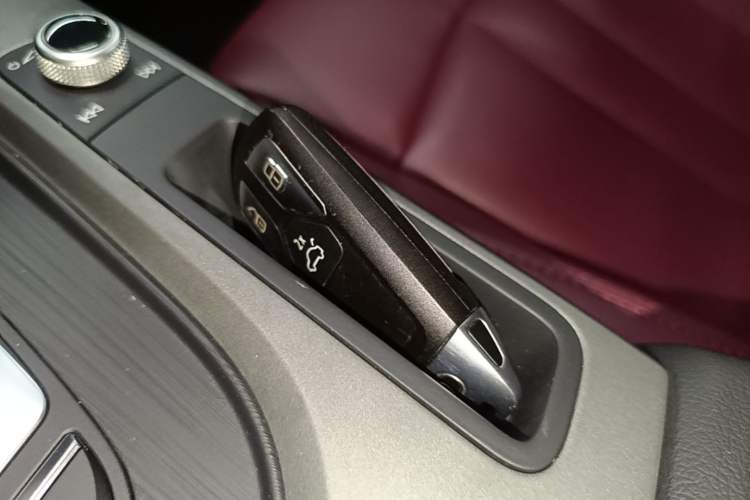 Used Audi A4L 2019 40 TFSI Ambition China VI Interior 1