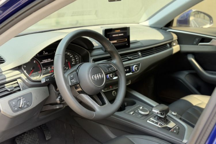 Used Audi A4L 2019 40 TFSI Ambition China VI Interior 2