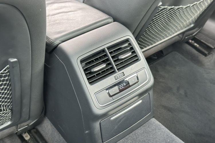 Used Audi A4L 2019 40 TFSI Fashion Version China V Interior 3