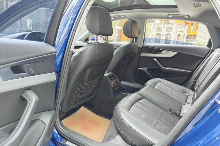 Used Audi A4L 2019 40 TFSI Fashion Edition China VI Emission Standard Interior 3