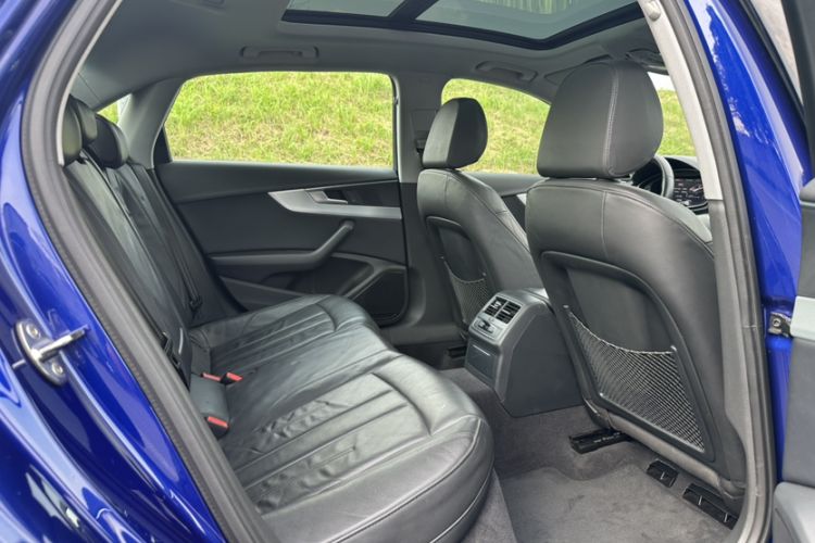 Used Audi A4L 2019 40 TFSI Fashion Version China V Interior 4