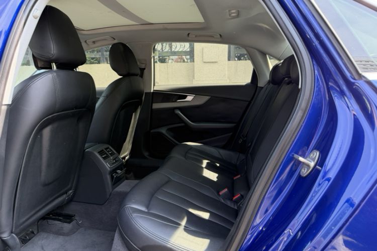 Used Audi A4L 2019 40 TFSI Ambition China VI Interior 5