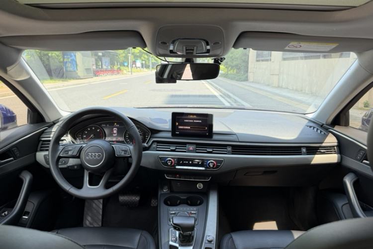 Used Audi A4L 2019 40 TFSI Ambition China VI Interior 6