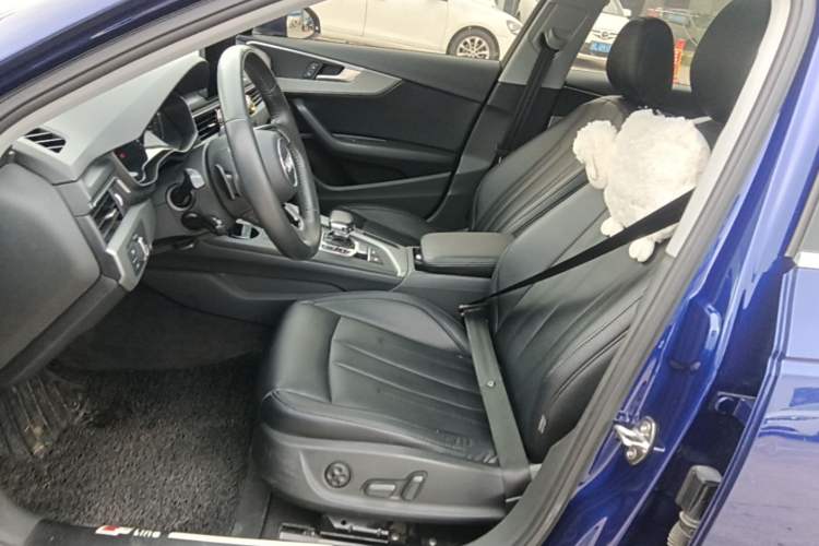 Used Audi A4L 2019 40 TFSI Ambition Version China V Left Front Seat