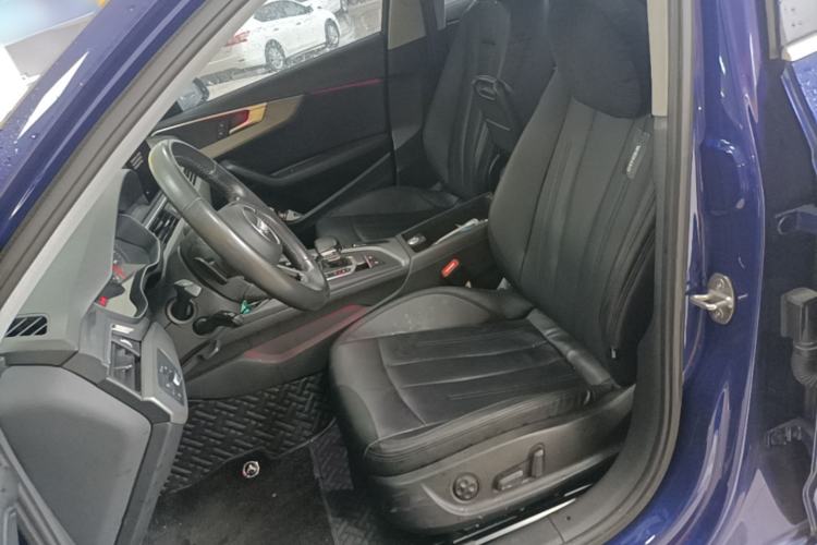 Used Audi A4L 2019 40 TFSI Ambition China VI Left Front Seat