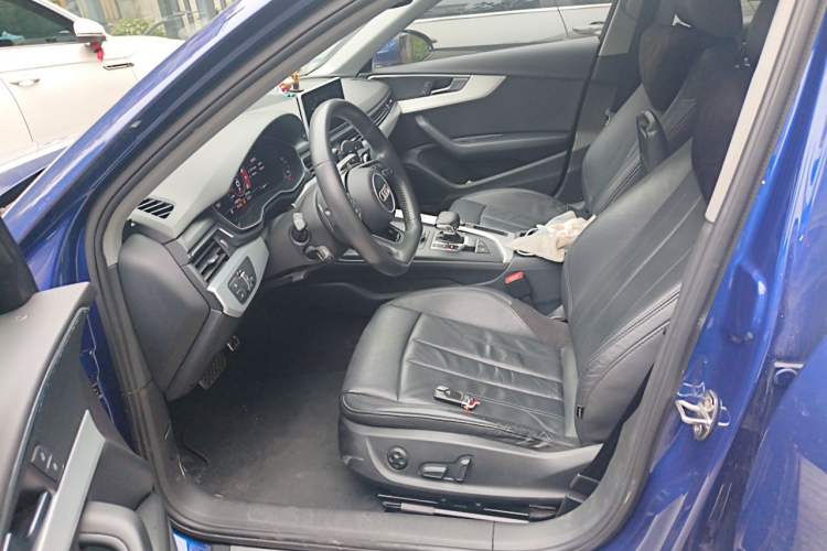 Used Audi A4L 2019 40 TFSI Fashion Edition China VI Emission Standard Left Front Seat
