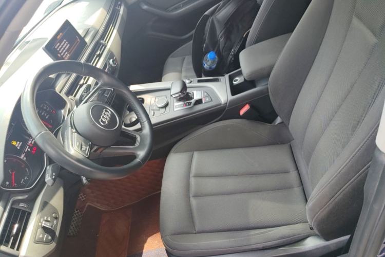 Used Audi A4L 2019 40 TFSI Ambition China VI Left Front Seat