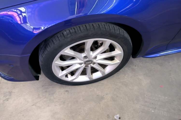 Used Audi A4L 2019 40 TFSI Fashion Version China V Left Front Wheel Hub