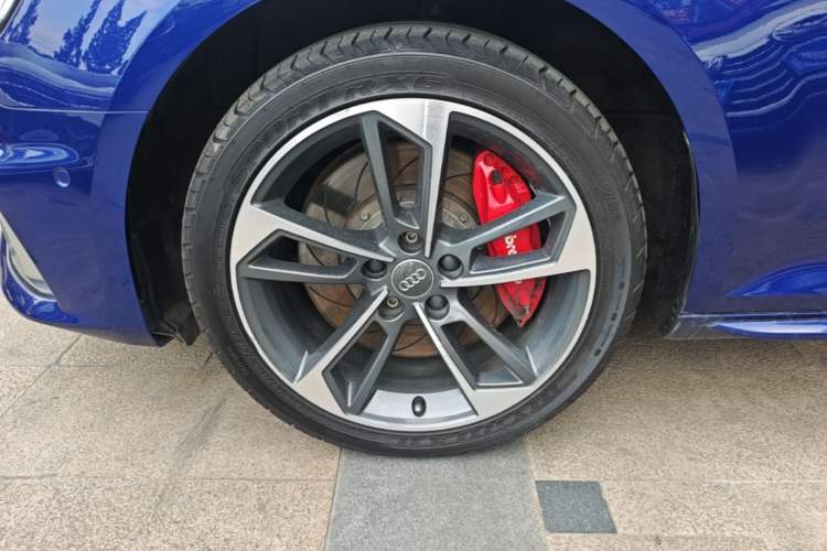 Used Audi A4L 2019 40 TFSI Fashion Edition China VI Emission Standard Left Front Wheel Hub