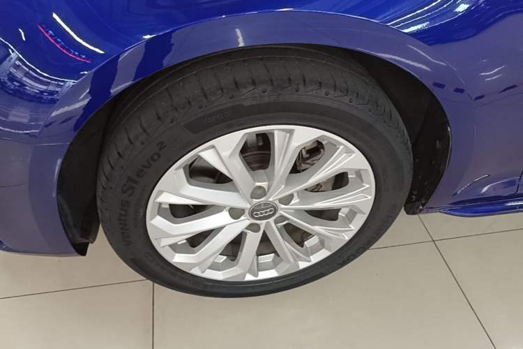 Used Audi A4L 2019 40 TFSI Ambition China VI Left Front Wheel Hub