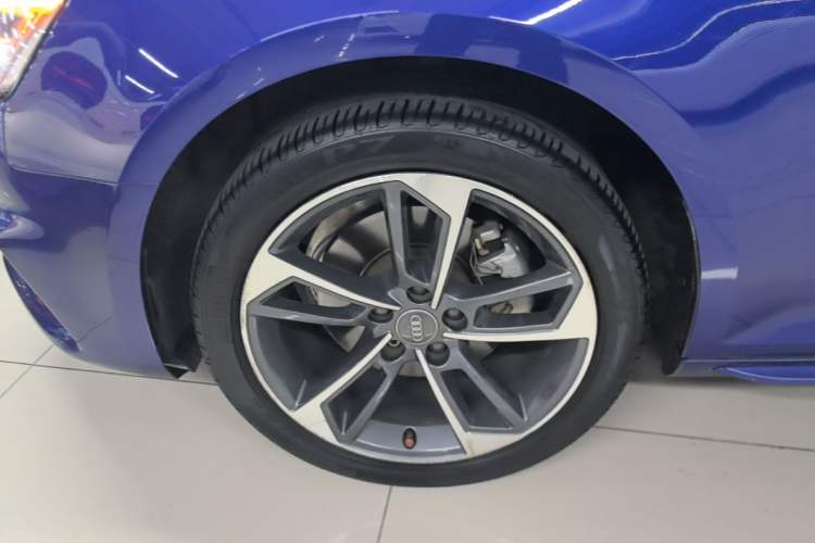 Used Audi A4L 2019 40 TFSI Ambition China VI Left Front Wheel Hub