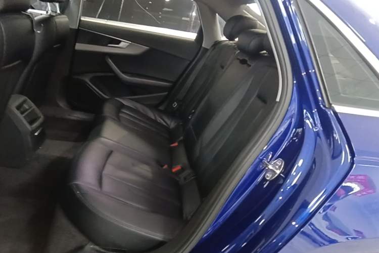 Used Audi A4L 2019 40 TFSI Ambition Version China V Left Rear Seat